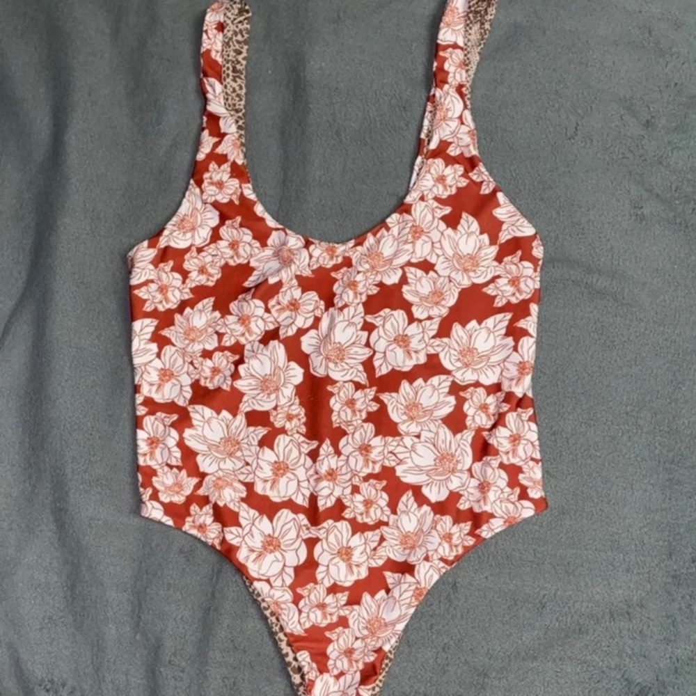 Acacia one piece size Small